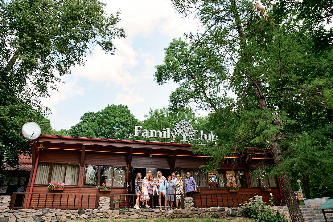 Фотограф Family Club Минск для семейной фотосессии и день рождения 250720 фото 1