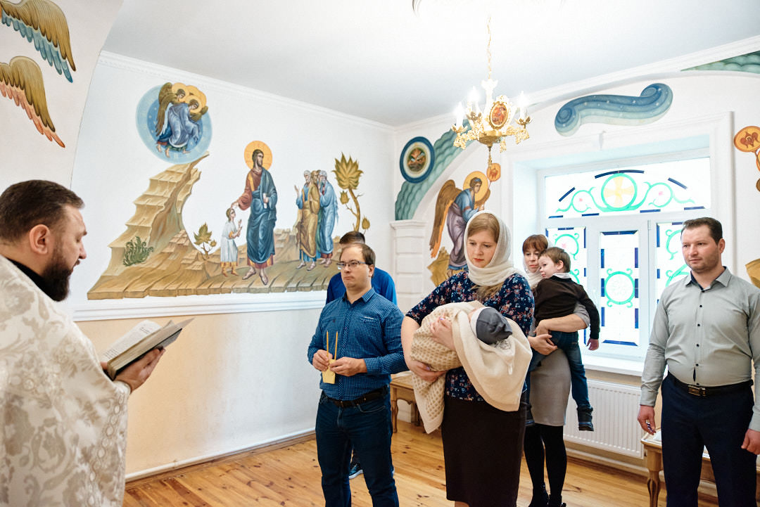 Фотограф на крещение ребенка в Мозыре в Никольской церкви 071120 фото 1